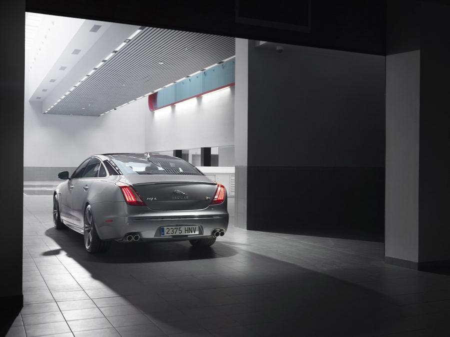  Jaguar XJR 2014 года  (фото 44 из 116)